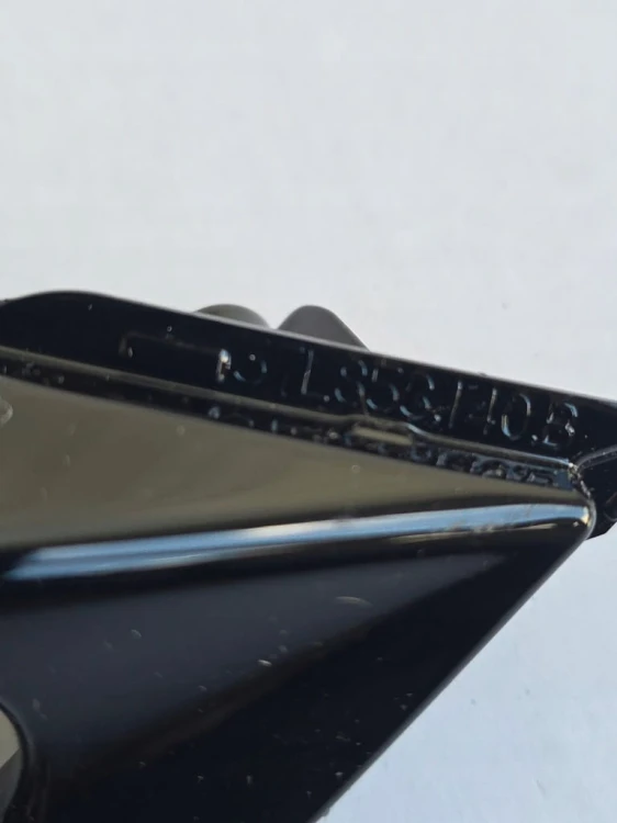 VW TAYRON R-LINE UCHWYT KAMERY OBUDOWA PRZÓD GRILL PIANO BLACK 57L853140B