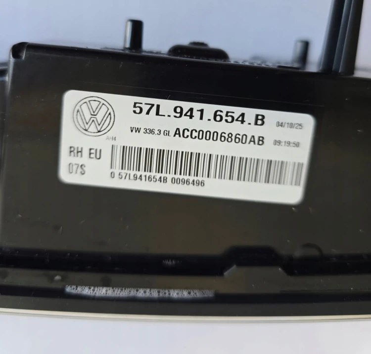 VW TAYRON R-LINE DRL LISTWA GRILL LED PRAWY PRZÓD 57L941654B