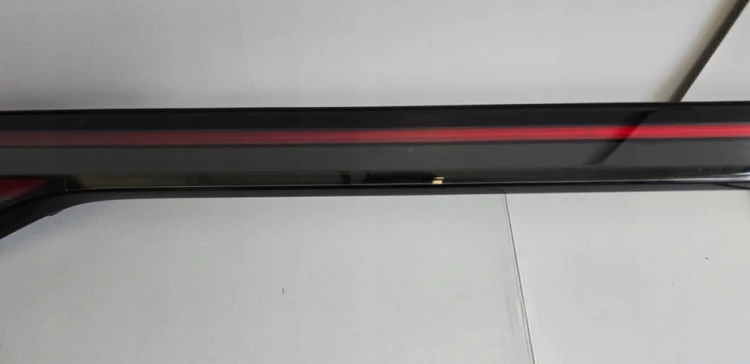 VW ID. BUZZ GTX LAMPA LISTWA BLENDA TYŁ W KLAPĘ BAGAŻNIKA 1T3945307E