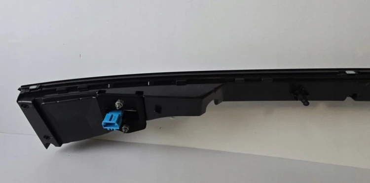 VW ID. BUZZ GTX LAMPA LISTWA BLENDA TYŁ W KLAPĘ BAGAŻNIKA 1T3945307E