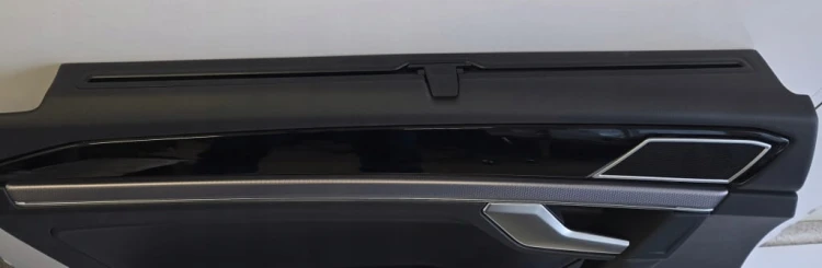 VW TOUAREG III R-LINE TAPICERKA BOCZEK DRZWI LEWY TYŁ 760867211J SKÓRA