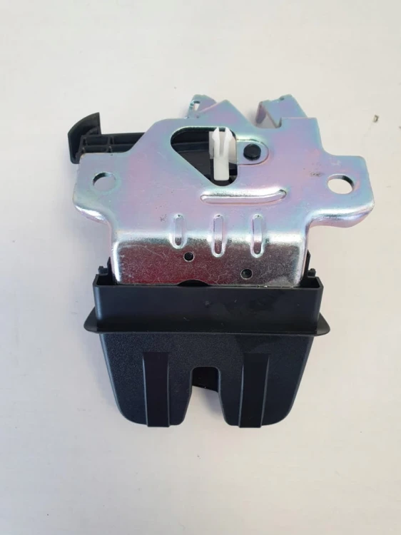 VOLKSWAGEN ZAMEK KLAPY BAGAŻNIKA 3G0827503 C