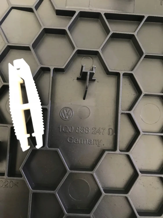 VW SCIROCCO ZAŚLEPKA KONSOLI LEWA 1Q0858247D