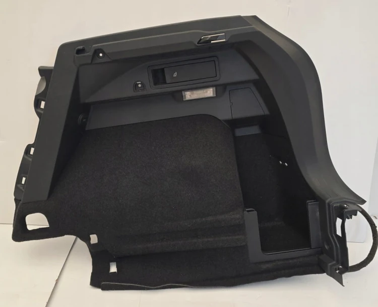 VW TIGUAN PRAWA TAPICERKA BOCZEK BAGAŻNIKA 5NA867428K