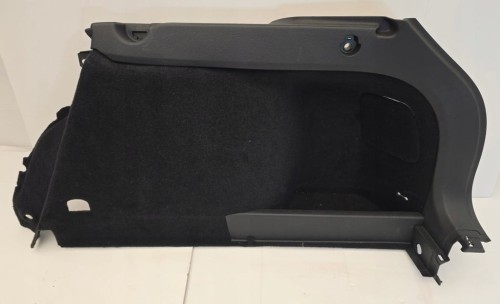 TAPICERKA BOCZEK BAGAŻNIKA PRAWA TYŁ VW GOLF VI KOMBI 1K9867428