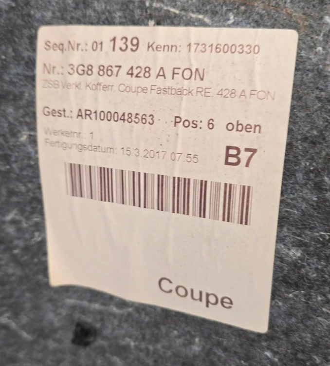 VW ARTEON COUPE PRAWY BOCZEK TAPICERKA BAGAŻNIKA 3G8867428A