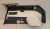 VW TOUAREG III LEWY BOCZEK TAPICERKA BAGAŻNIKA 760867037C KREMOWY PLASTIC