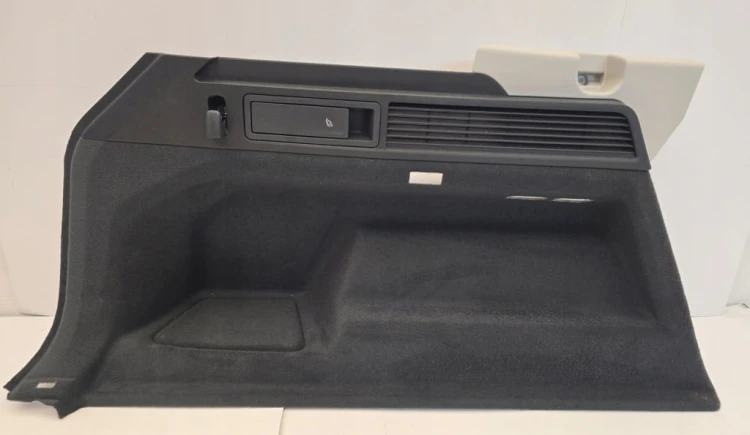 VW TOUAREG III LEWY BOCZEK TAPICERKA BAGAŻNIKA 760867037C SZARY PLASTIC