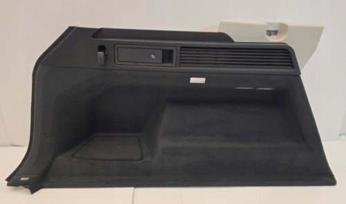 VW TOUAREG III LEWY BOCZEK TAPICERKA BAGAŻNIKA 760867037C SZARY PLASTIC
