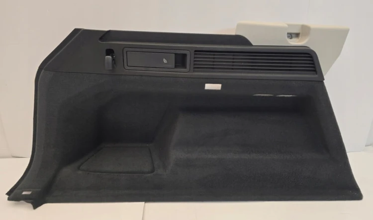 VW TOUAREG III LEWY BOCZEK TAPICERKA BAGAŻNIKA 760867037C SZARY PLASTIC