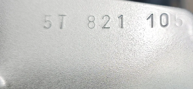 BŁOTNIKI LEWY PRZÓD LC7Q TOURAN 5T 5TA821105