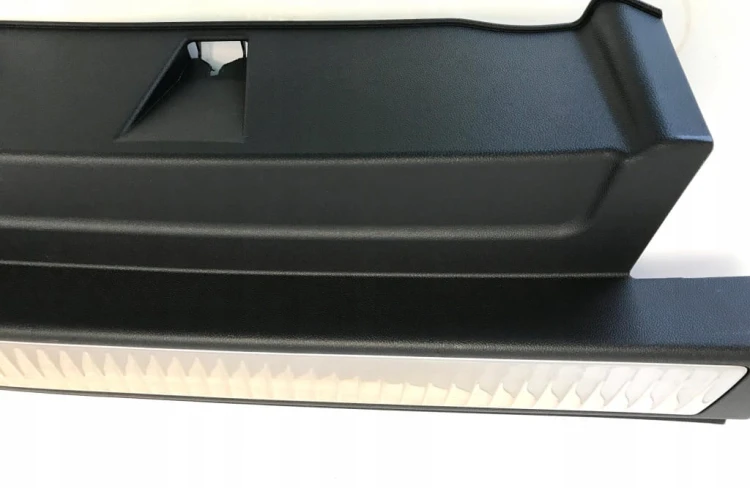 VW TOUAREG III 3 OSŁONA PROGU TYLNY PAS BAGAŻNIKA 760863459C