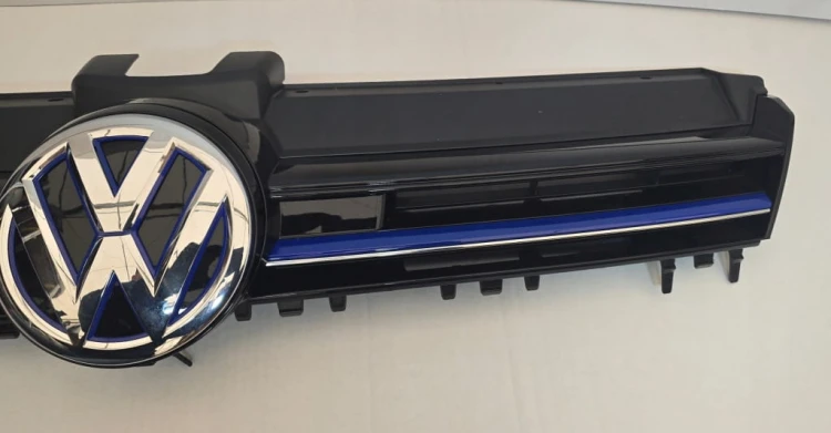 GRILL ATRAPA CHŁODNICY GNIAZDO ŁADOWANIA VW GOLF 7 VII GTE LIFT 5GE853653D
