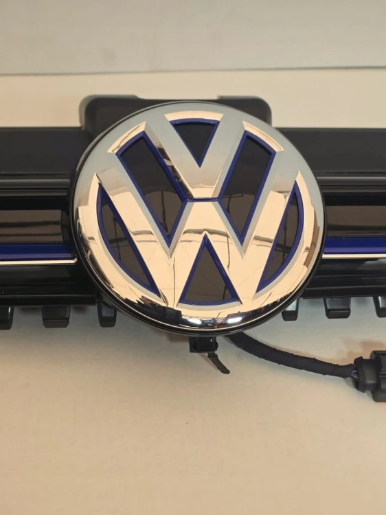 GRILL ATRAPA CHŁODNICY GNIAZDO ŁADOWANIA VW GOLF 7 VII GTE LIFT 5GE853653D