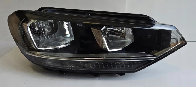 VW TOURAN LAMPA PRAWA PRZEDNIA 5TB941006A WERSJA EU