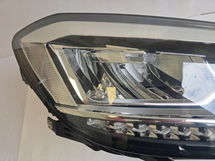 VW TOURAN LAMPA PRAWA PRZÓD FULL LED 5TC941036C UK ANGLIK