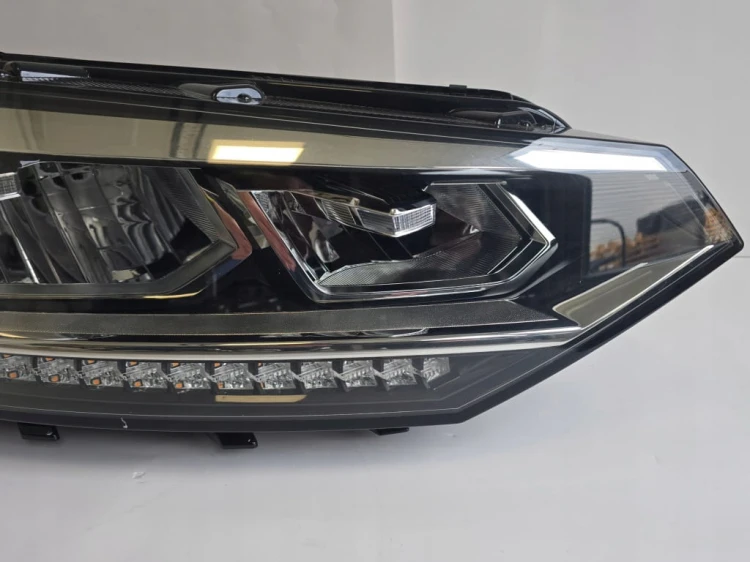 VW TOURAN LAMPA PRAWA PRZÓD FULL LED 5TC941036C UK ANGLIK