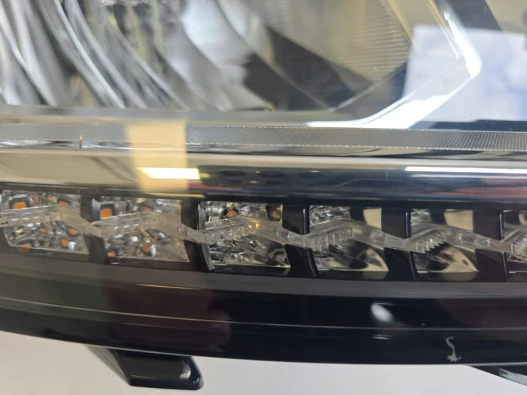 VW TOURAN LAMPA PRAWA PRZÓD FULL LED 5TC941036C UK ANGLIK