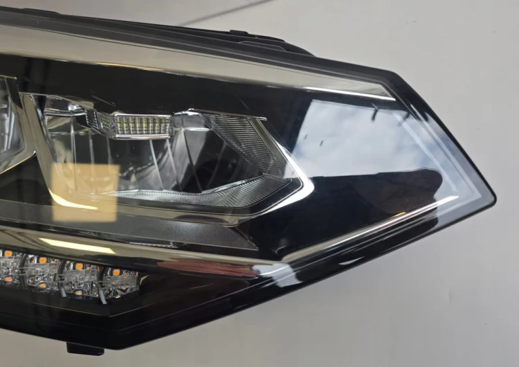 VW TOURAN LAMPA PRAWA PRZÓD FULL LED 5TC941036C UK ANGLIK