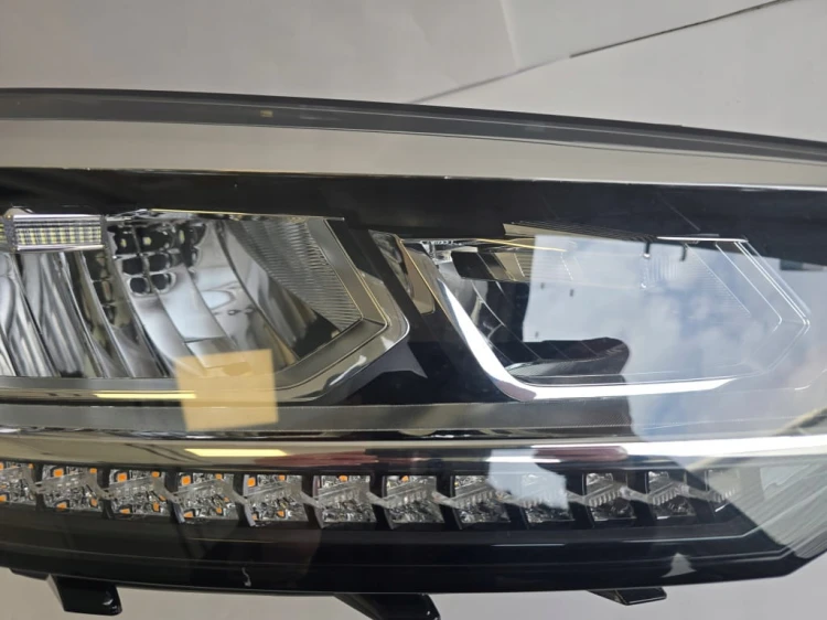 VW TOURAN LAMPA PRAWA PRZÓD FULL LED 5TC941036C UK ANGLIK