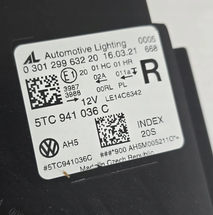 VW TOURAN LAMPA PRAWA PRZÓD FULL LED 5TC941036C UK ANGLIK