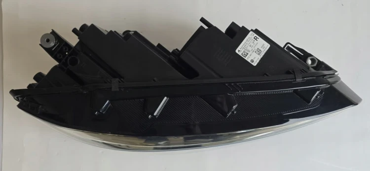 VW TOURAN LAMPA PRAWA PRZÓD FULL LED 5TC941036C UK ANGLIK