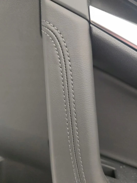 TOUAREG III R-LINE TAPICERKA BOCZEK DRZWI PRAWY TYŁ 760867212 CZARNA NITKA