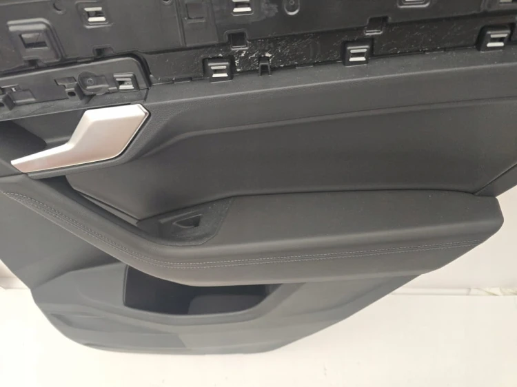 TOUAREG III R-LINE TAPICERKA BOCZEK DRZWI PRAWY TYŁ 760867212 CZARNA NITKA