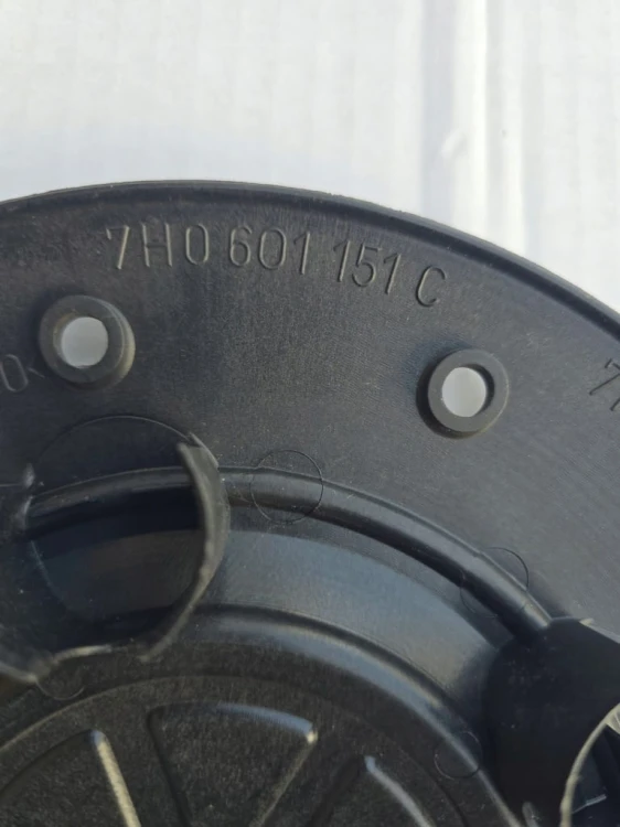 Dekielek Volkswagen OE 207 mm 7H0601151C