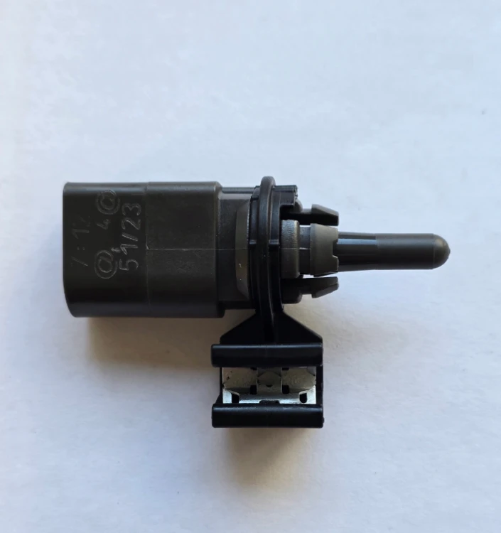 VW SKODA AUDI SEAT CZUJNIK TEMPERATURY ZEWNĘTRZNEJ 8Z0820535B