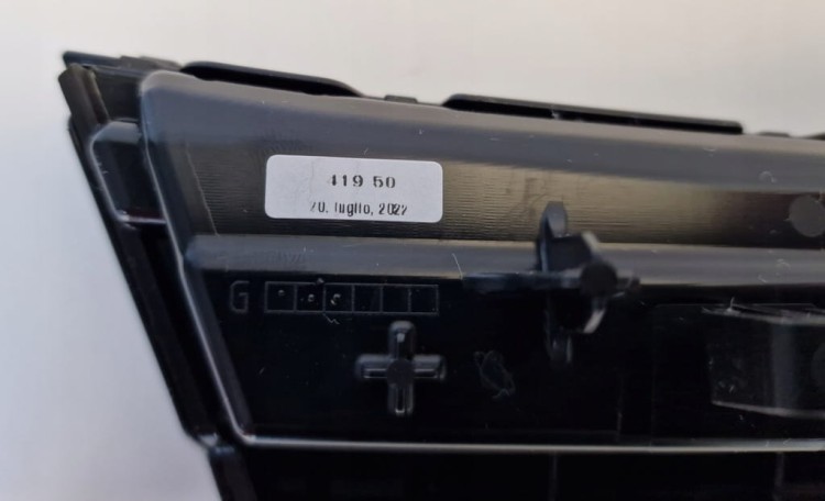 ID.4 LISTWA GRILL LEWY PRZÓD 11A853719