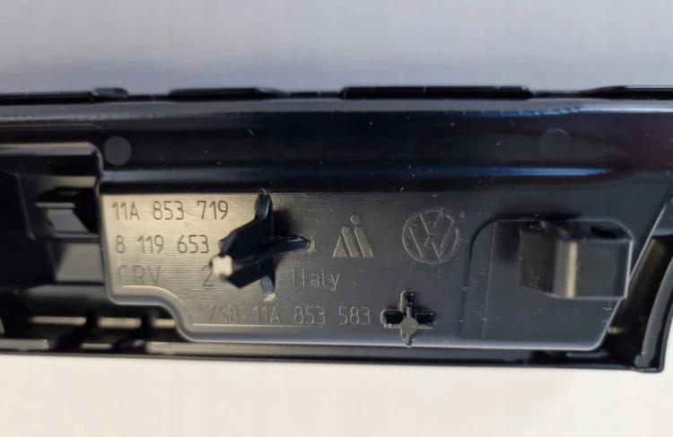 ID.4 LISTWA GRILL LEWY PRZÓD 11A853719