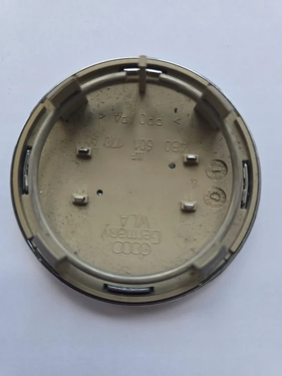 KAPSEL DEKIEKL 69 mm DO FELG Z AUDI 4B0601170A