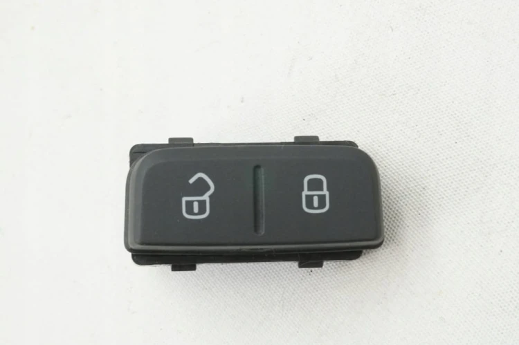 PRZYCISK ZAMKA CENTRALNEGO LEWY PRZÓD VW UP MII CITYGO 1S0962125A