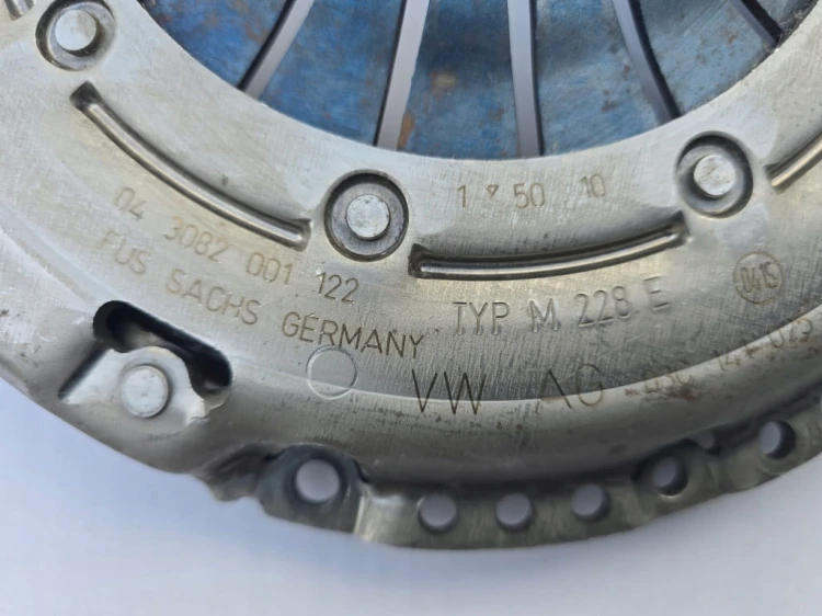 Volkswagen OE DOCISK SPRZĘGŁA 03C141025M SACHS