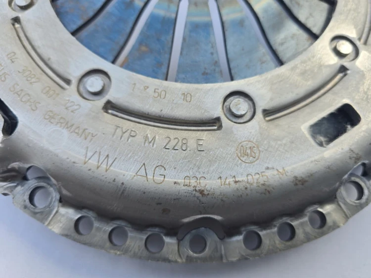 Volkswagen OE DOCISK SPRZĘGŁA 03C141025M SACHS