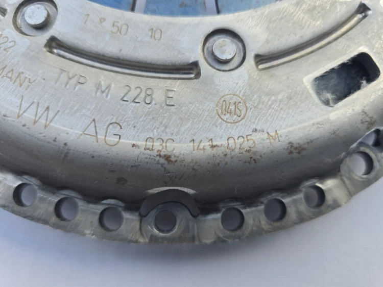Volkswagen OE DOCISK SPRZĘGŁA 03C141025M SACHS
