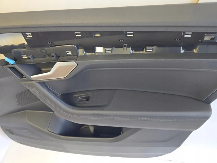 VW TOUAREG III R-LINE TAPICERKA BOCZEK DRZWI PRAWY PRZÓD 761867012J SKÓRA