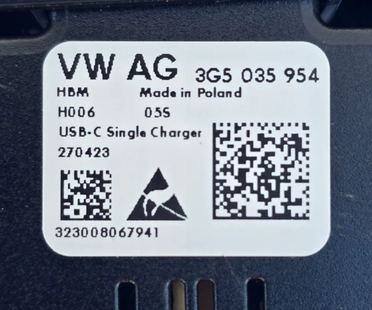 VW T7 MULTIVAN DRZWI PRZESUWNE Gniazdo USB 17A035222A 3G5035954