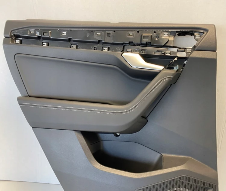 VW TOUAREG III R-LINE TAPICERKA BOCZEK DRZWI LEWY TYŁ 760867211J SKÓRA