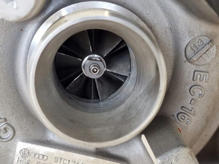 VW AUDI SEAT SKODA TURBOSPRĘŻARKA 03L253015T
