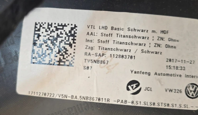 BOCZEK TAPICERKA DRZWI LEWY PRZÓD 5NA867011 VW TIGUAN II 2017 TITANSCHWARZ