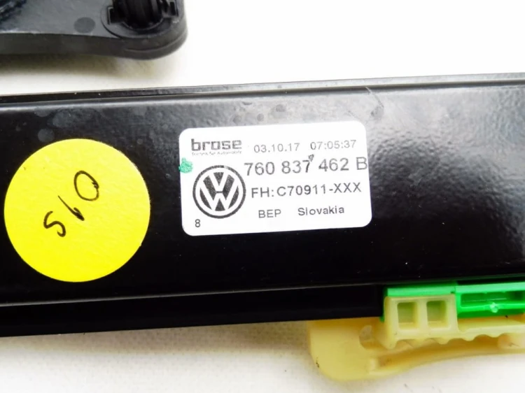 MECHANIZM SZYBY PRAWY PRZÓD TOUAREG III 18- 760837462B
