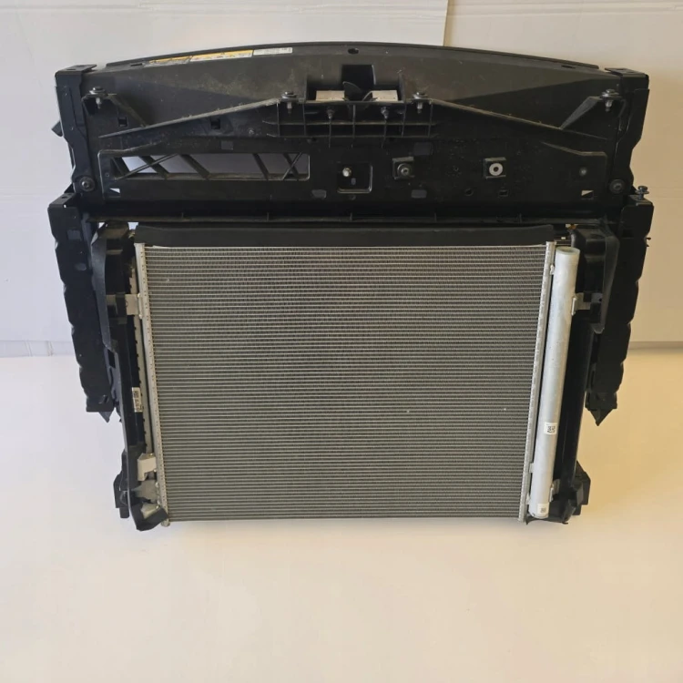 TRANSPORTER MULTIVAN T7 PAS PRZEDNI WZMOCNIENIE 7T0805588A CHŁODNICE