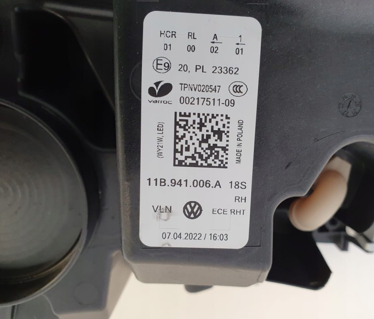 ID.4 LAMPA PRZÓD PRAWA LED 11B941006A