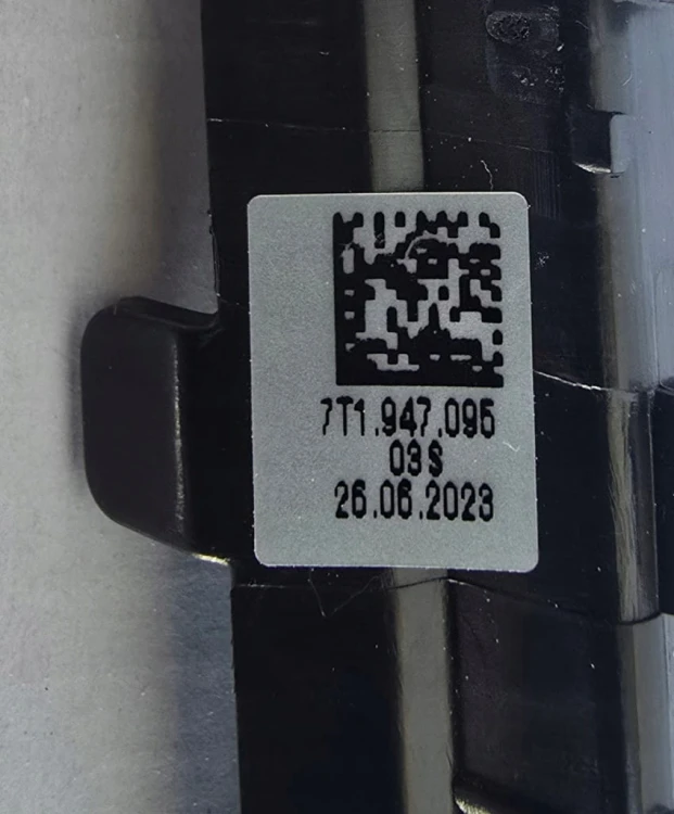 VW T7 MULTIVAN LISTWA LED KONSOLI DESKI ROZDIELCZEJ 7T1947096A 7T1947095