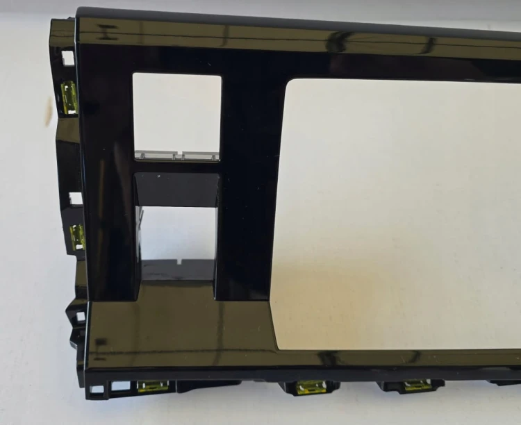 DEKOR KONSOLI RADIA NAWIGACJI EKRANU VW T7 MULTIVAN TRANSPORTER 7T1857747D