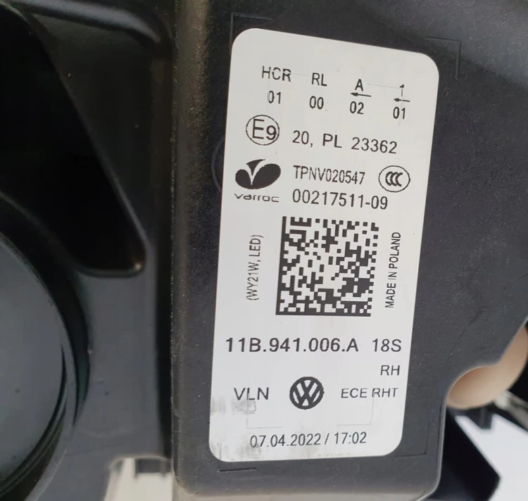 ID.4 LAMPA PRZÓD PRAWA LED 11B941006A