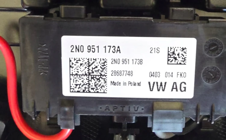 VW T7 MULTIVAN LAMPKA PODSUFITKI LED T7 7T0959561P TJA CZARNA