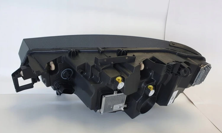 ID.4 LAMPA PRZÓD PRAWA LED 11B941006A